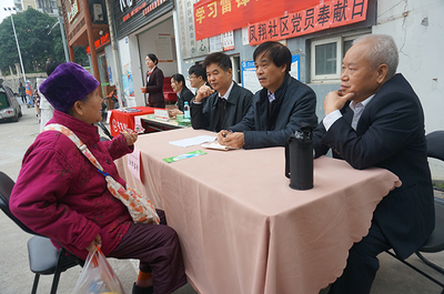 銀發(fā)智慧暖人心 退休檢察官以專業(yè)余熱點(diǎn)亮社會(huì)服務(wù)新篇章